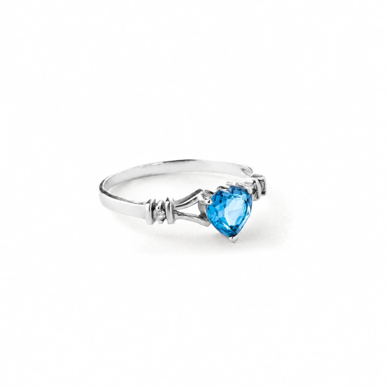 White Gold Aura Ring Blue Topaz 10K — Loredana