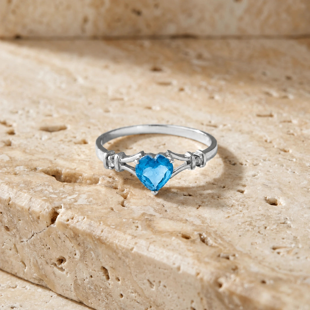 White Gold Aura Ring Blue Topaz 10K — Loredana