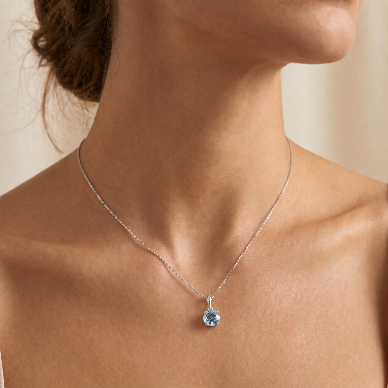 White Gold Petal Rose Necklace Peridot 10K — Liliana