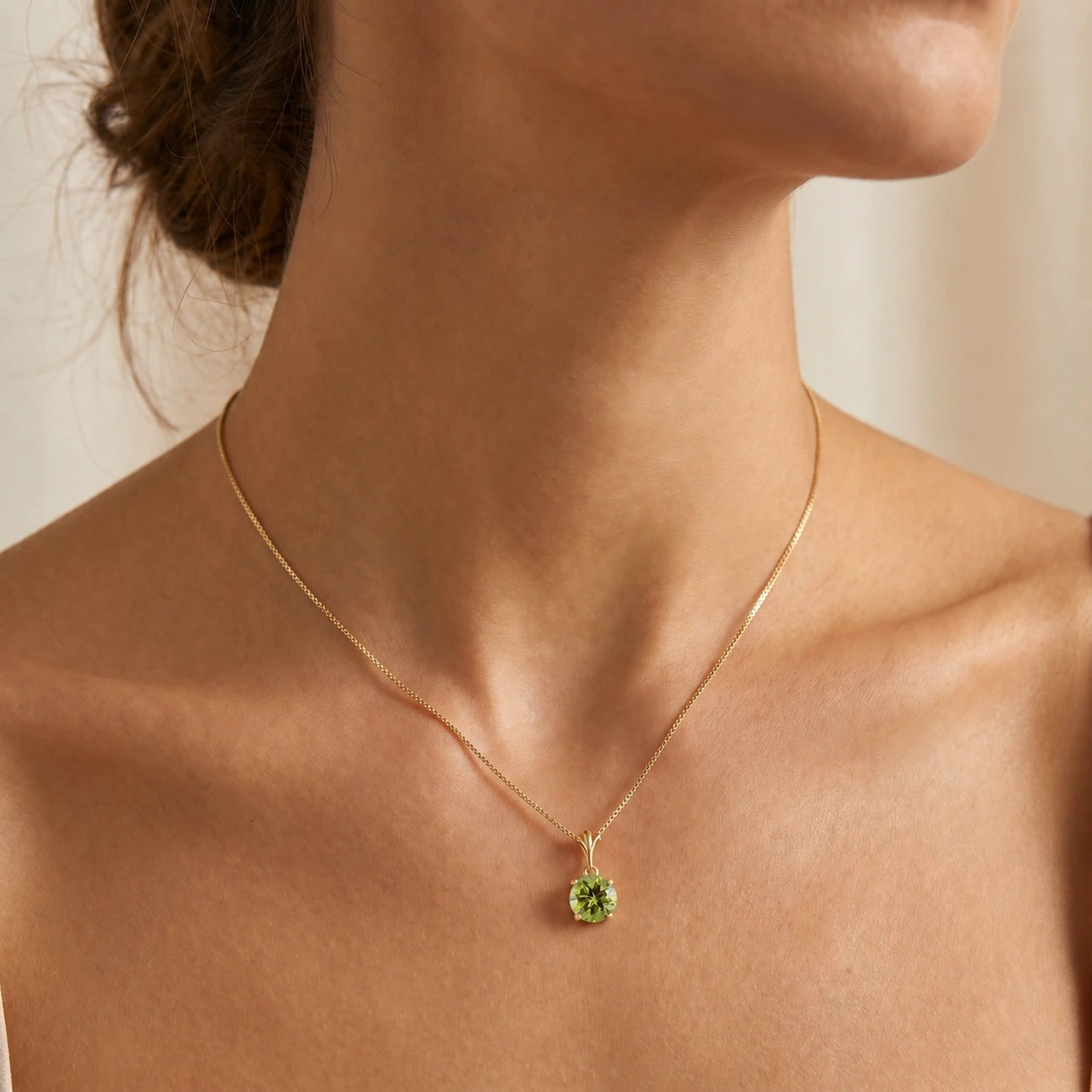Yellow Gold Petal Rose Necklace Peridot 10K — Liliana