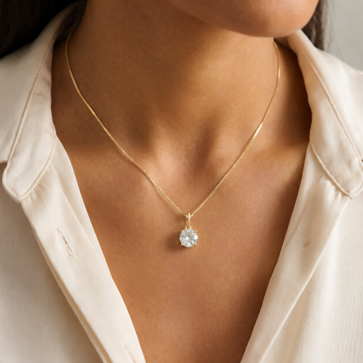 Yellow Gold Petal Rose Necklace Peridot 10K — Liliana