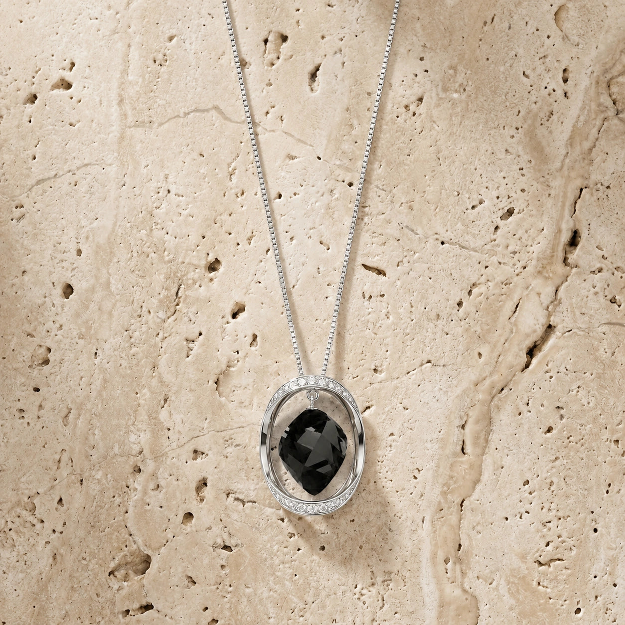 White Gold Pendant Necklace Diamond 10K — Loretta