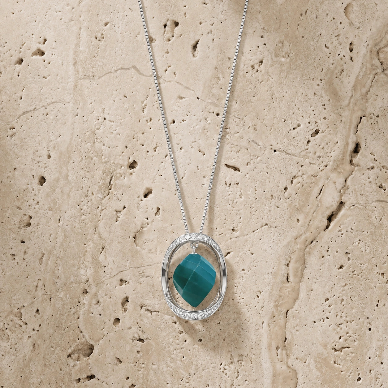 White Gold Pendant Necklace Green Sapphire 10K — Loretta
