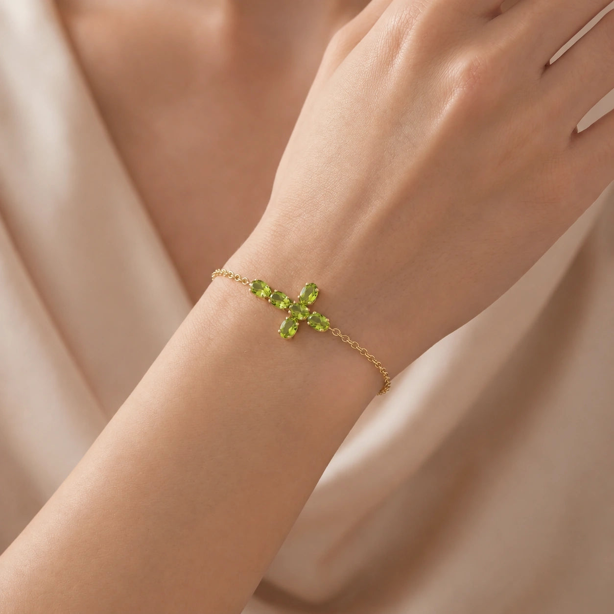 Yellow Gold Celeste Bracelet Peridot 10K — Lucrezia