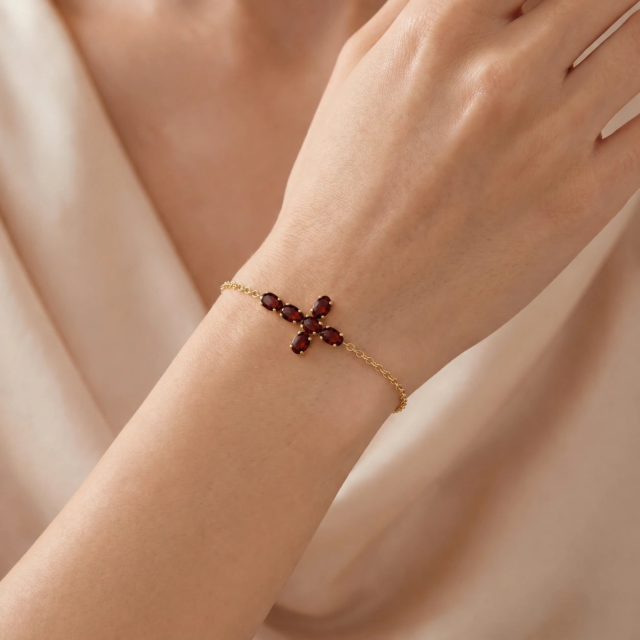 Yellow Gold Celeste Bracelet Garnet 10K — Lucrezia