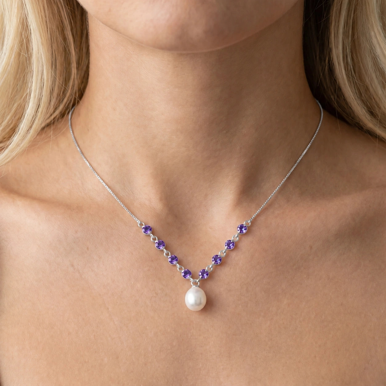 White Gold Necklace Pearl 10K — Elvira