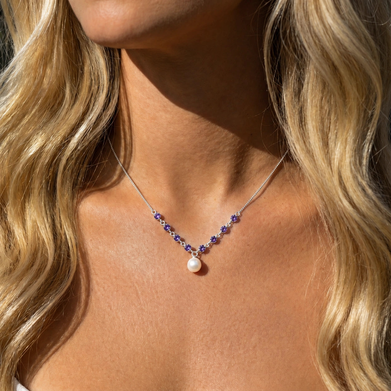 White Gold Necklace Pearl 10K — Elvira
