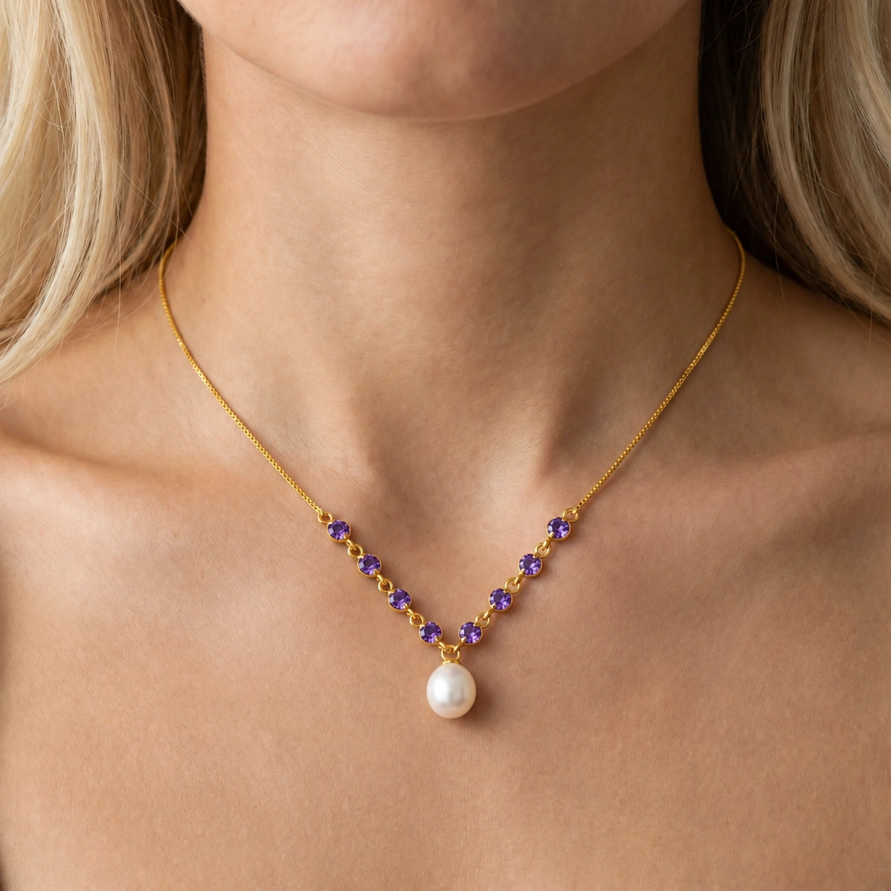 Yellow Gold Necklace Pearl 10K — Elvira
