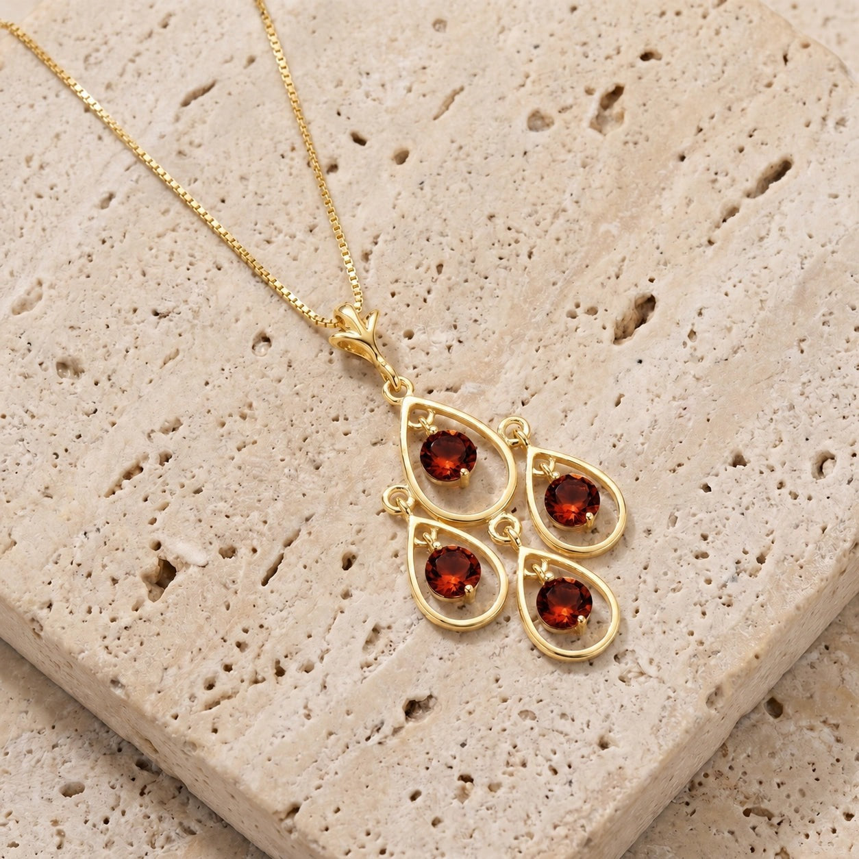 Yellow Gold Vintage Necklace Garnet 10K — Elisabetta