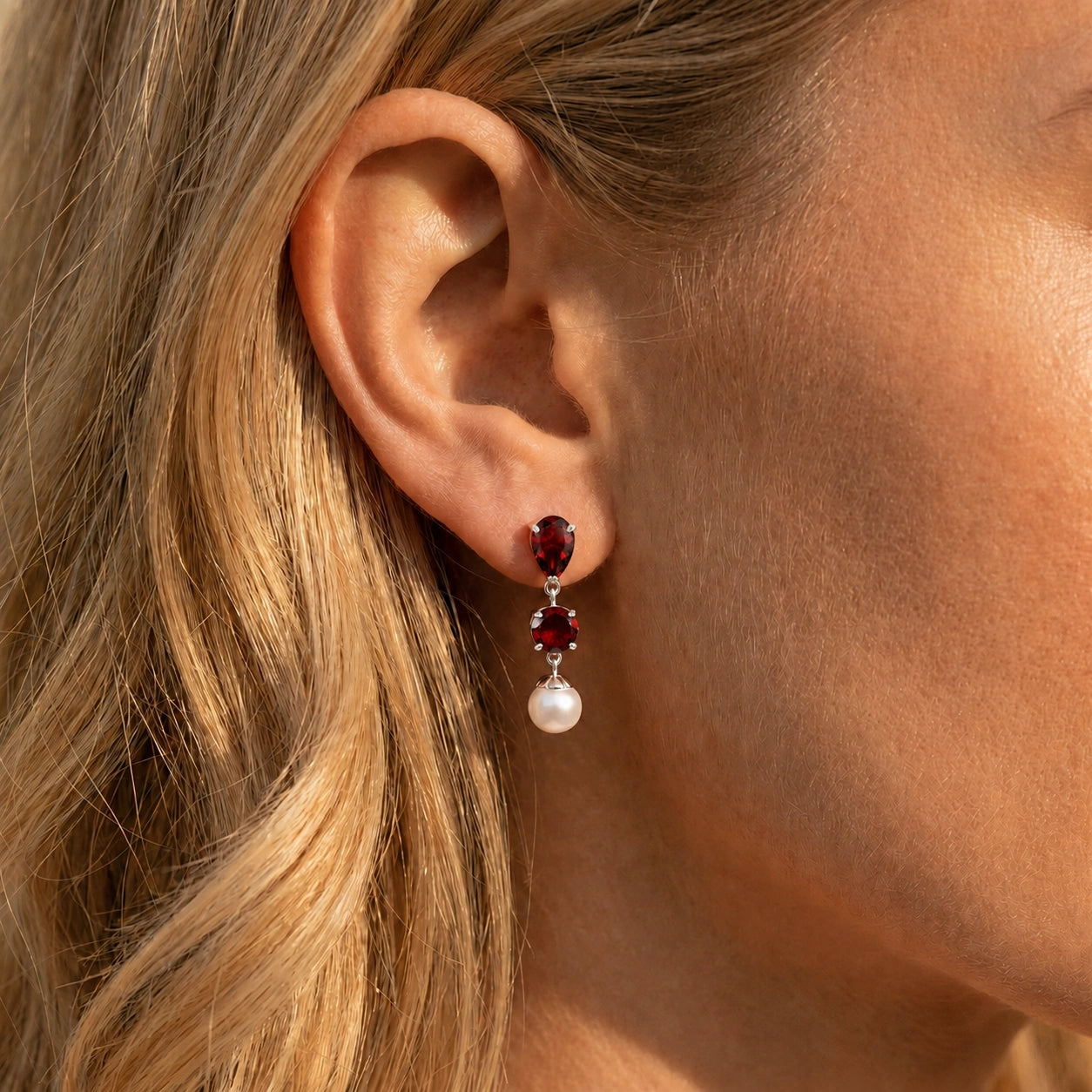 White Gold Pearl & Garnet — Mariacaterina
