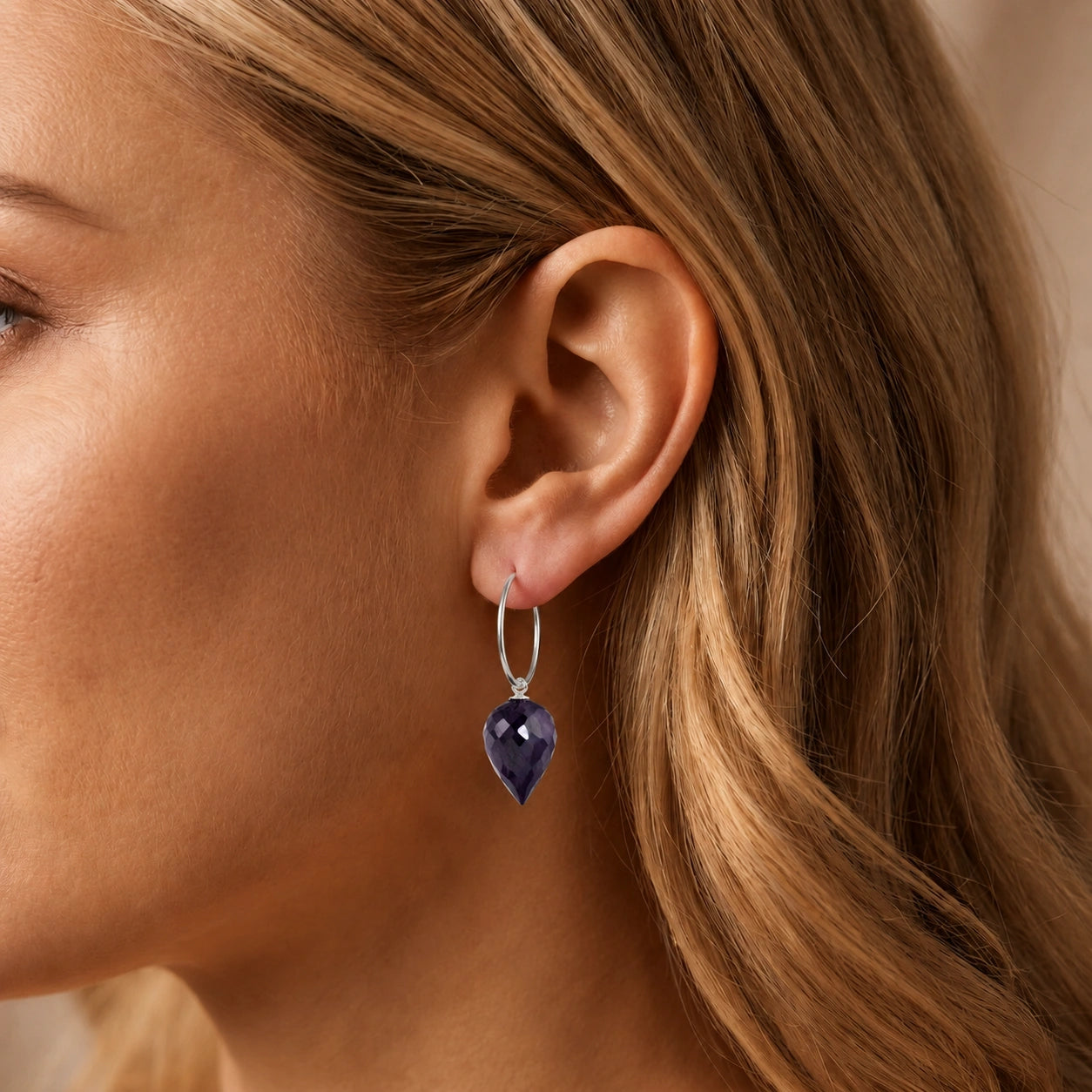 White Gold Pet Hoop Earrings Sapphire 10K — Malvina