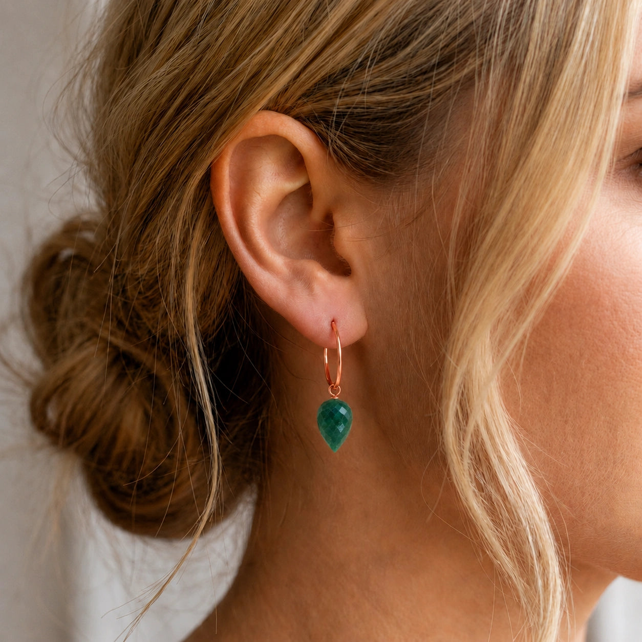 Rose Gold Pet Hoop Earrings Emerald 10K — Malvina