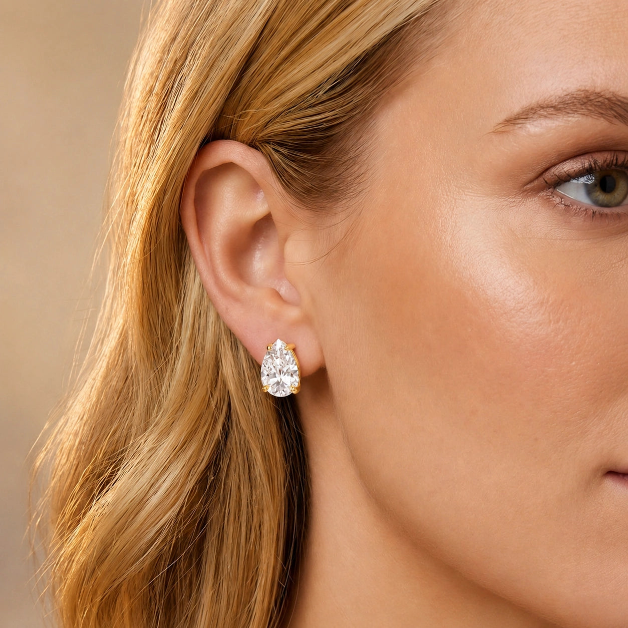 Yellow Gold White Topaz — Mariafrida