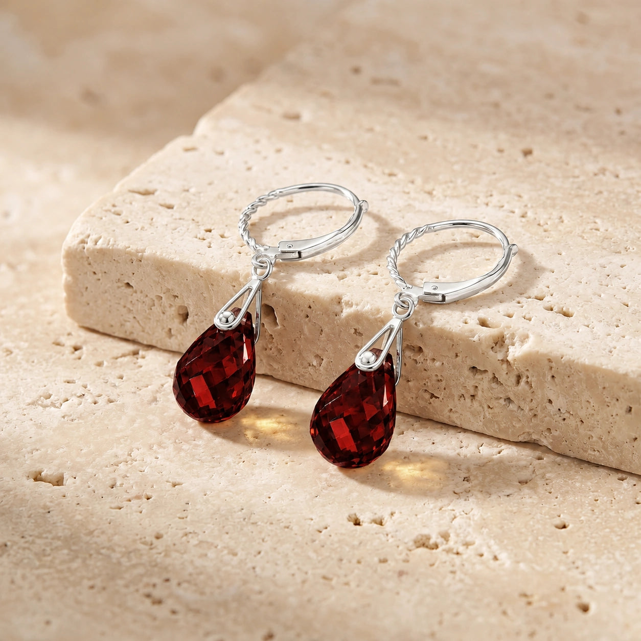 White Gold Garnet — Margaritina