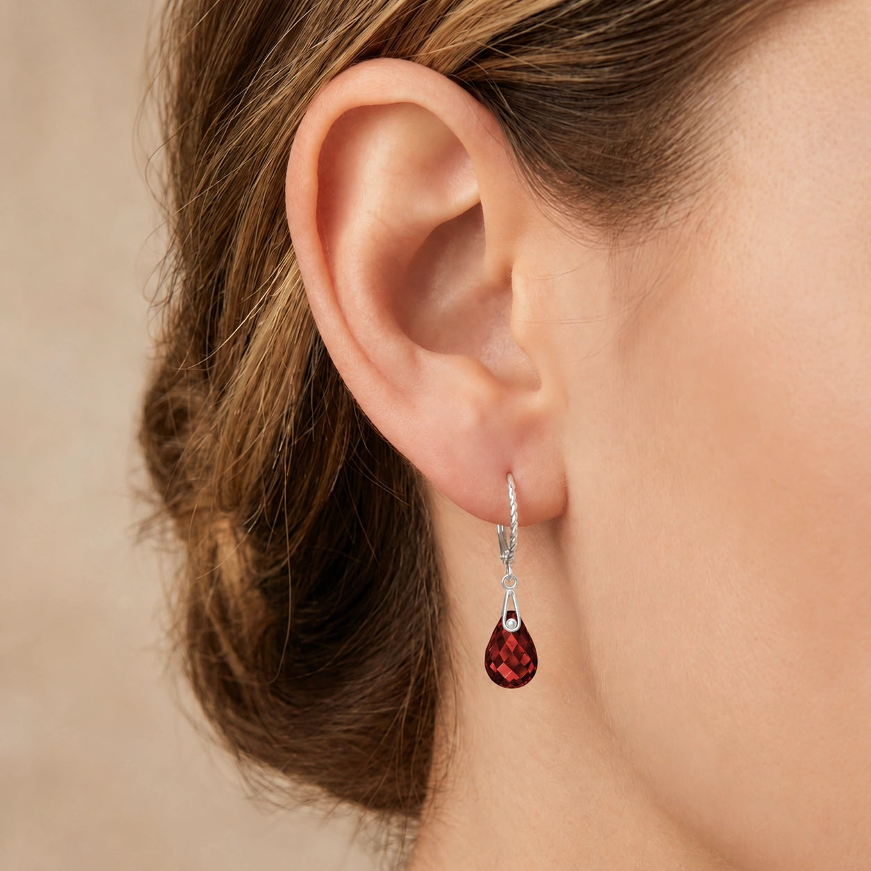 White Gold Garnet — Margaritina