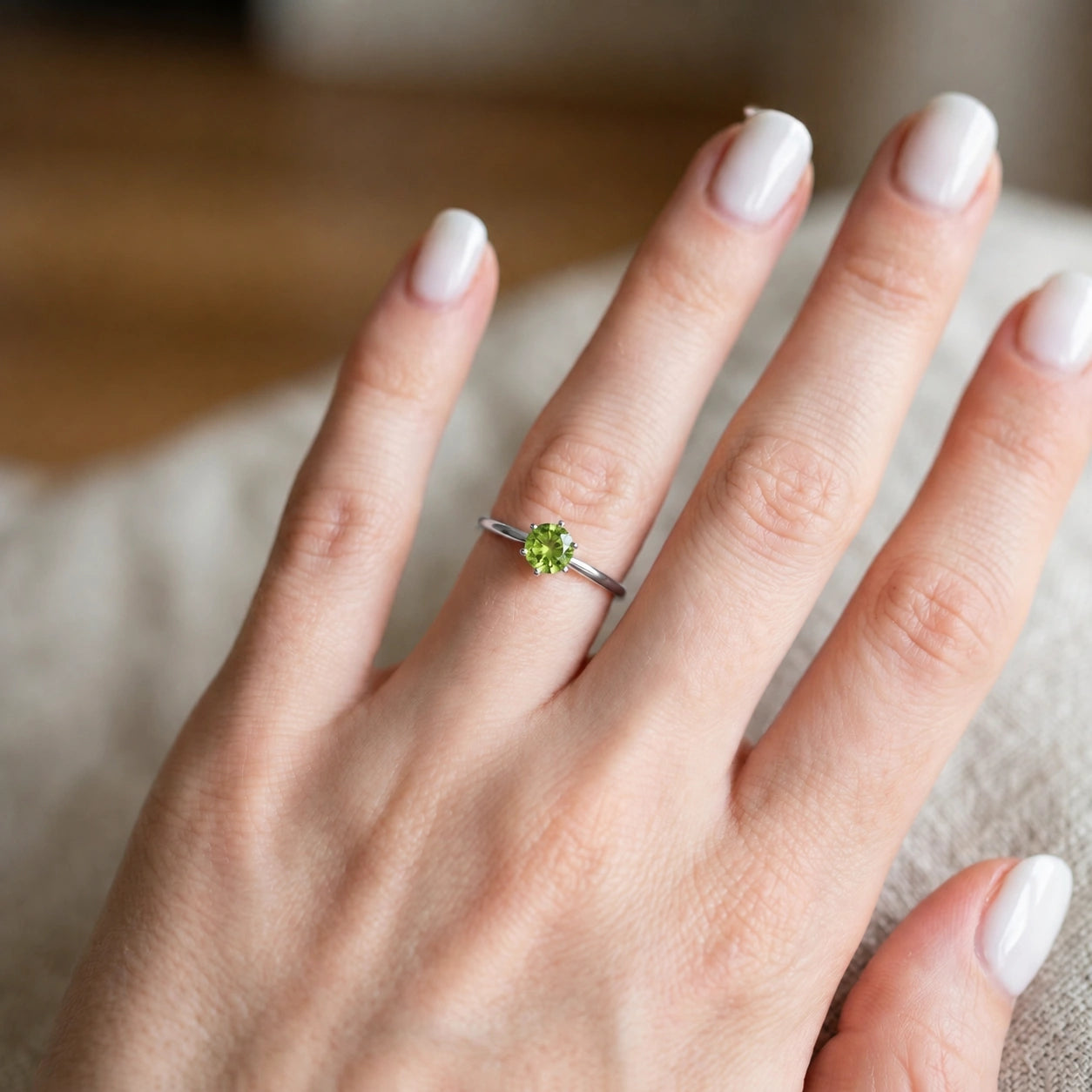 White Gold Ring Peridot 10K — Eufemia