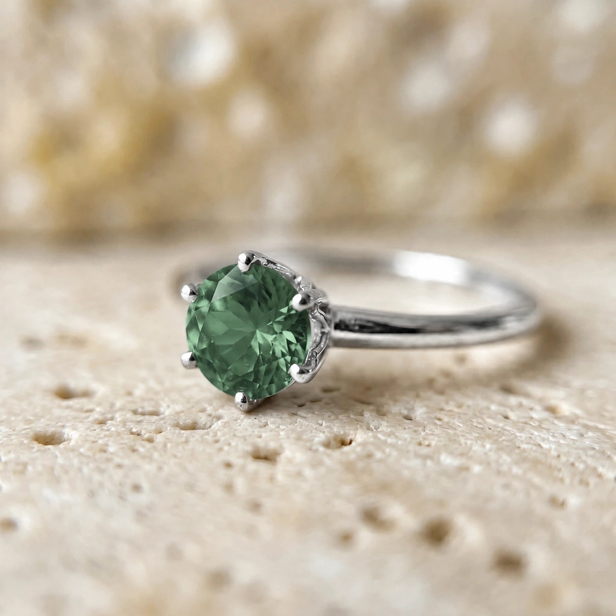 White Gold Ring Emerald 10K — Eufemia