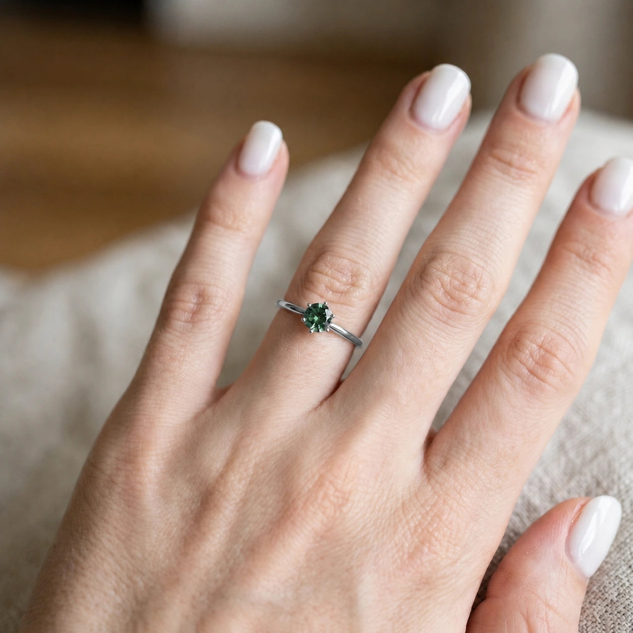 White Gold Ring Emerald 10K — Eufemia