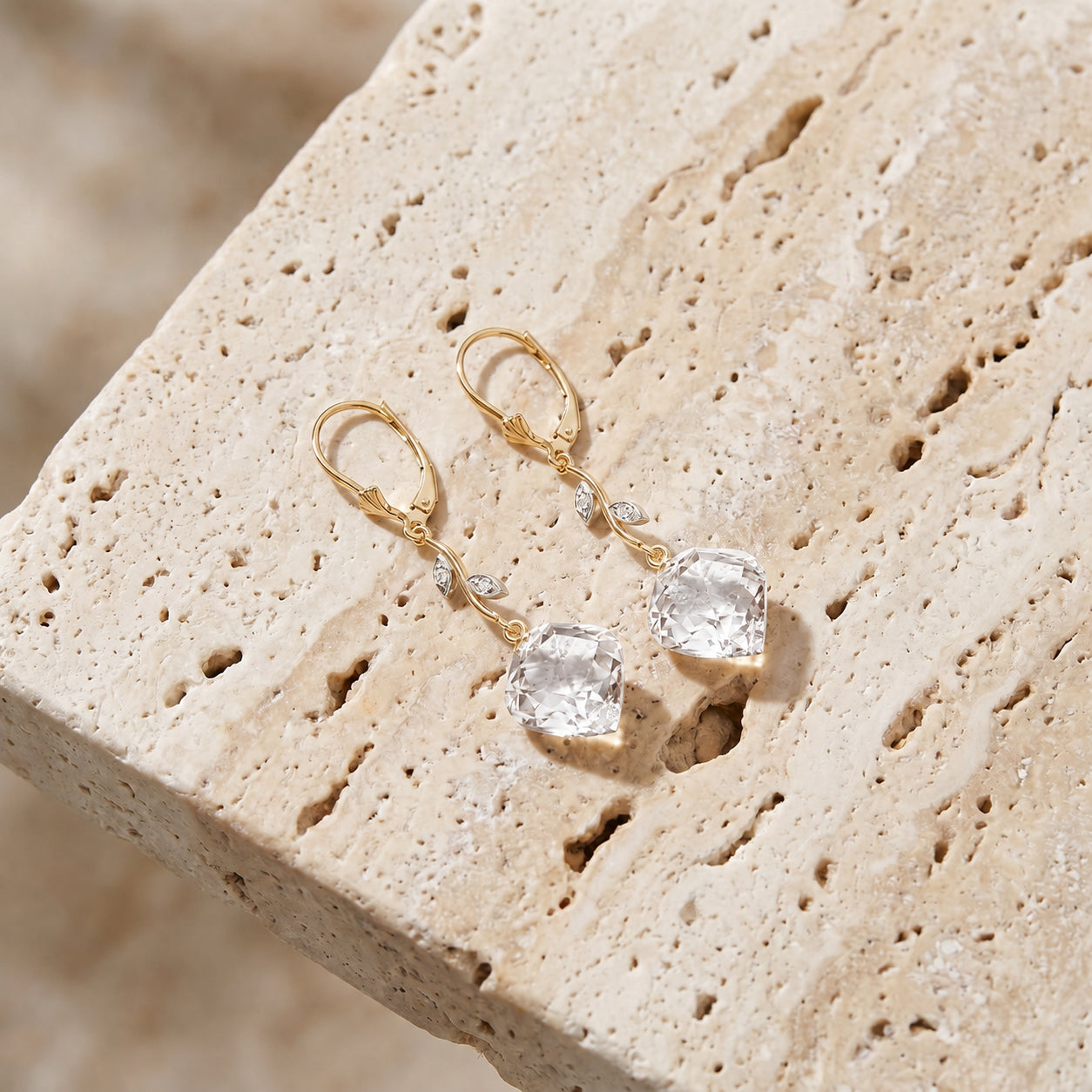 Yellow Gold Earrings Emerald 10K — Norina