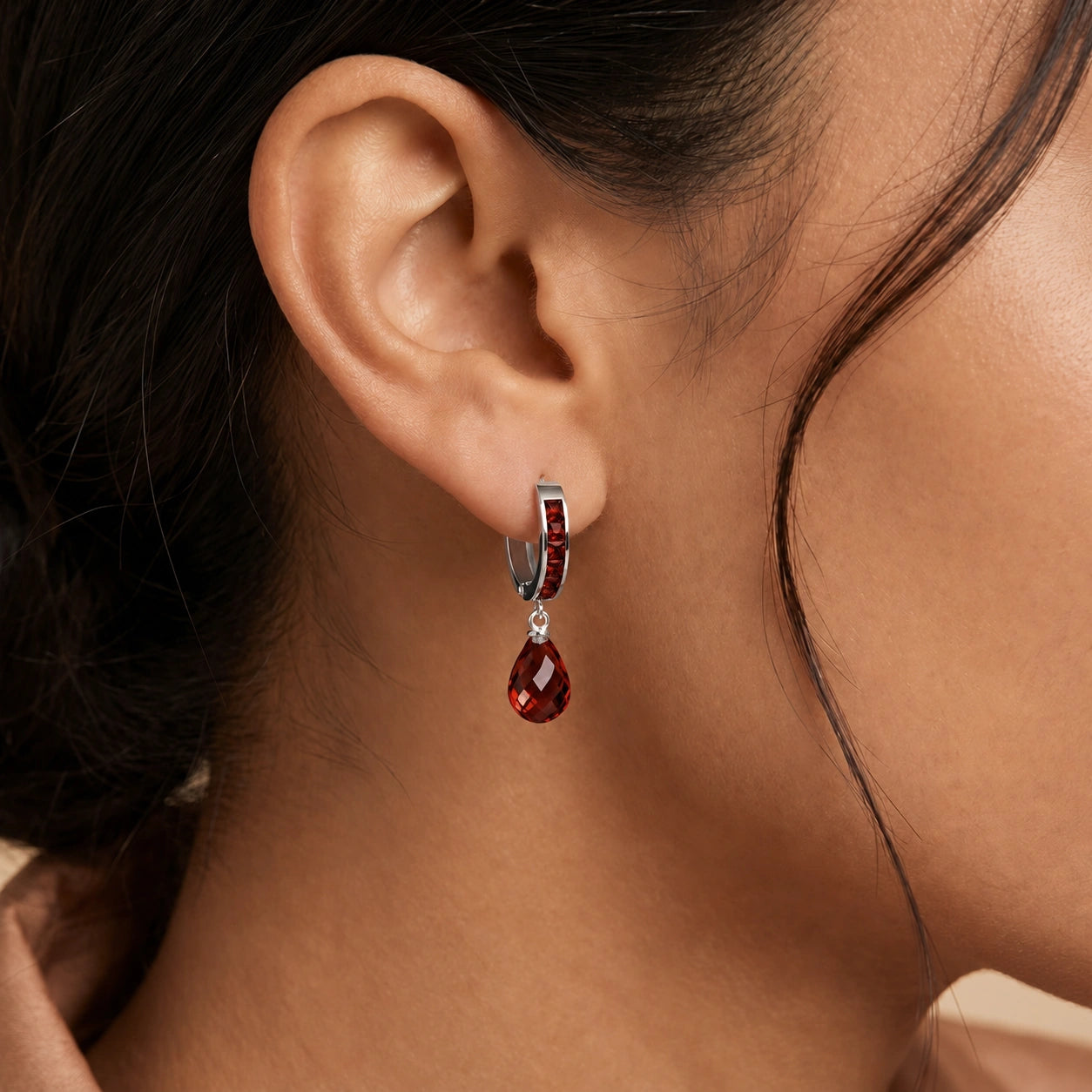White Gold Garnet — Mariaadriana