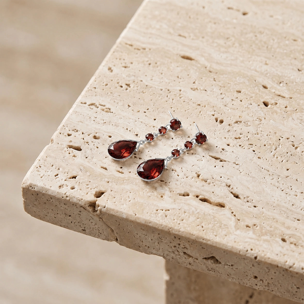 White Gold Garnet — Mariaagostina