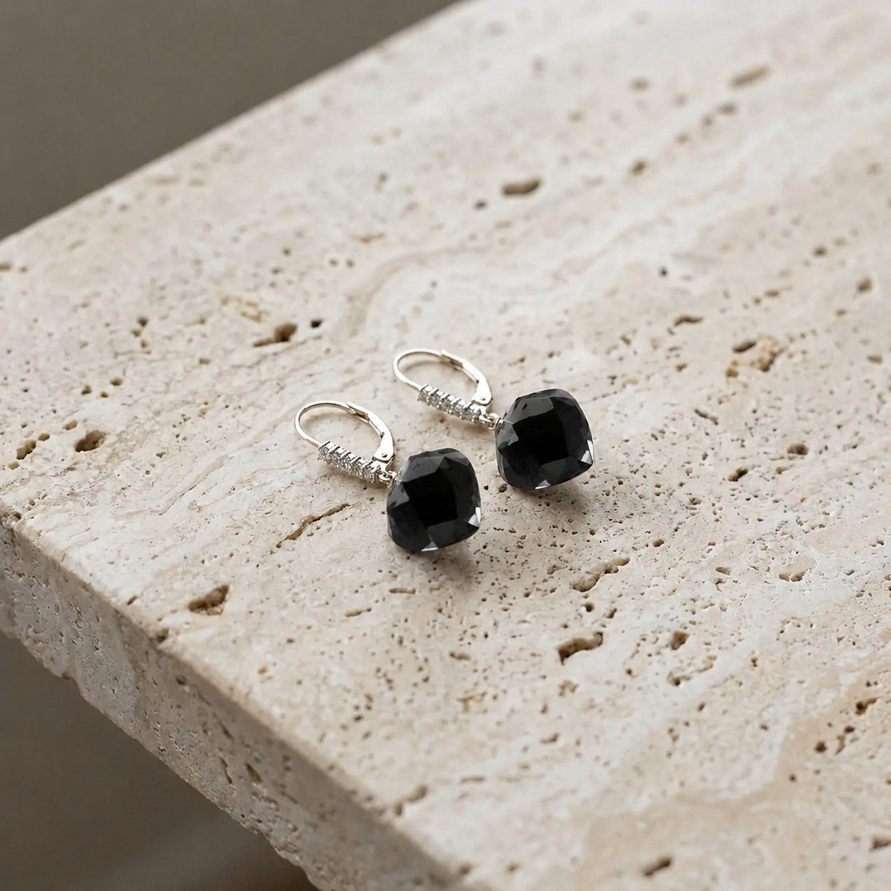 White Gold Earrings Sapphire 10K — Stella