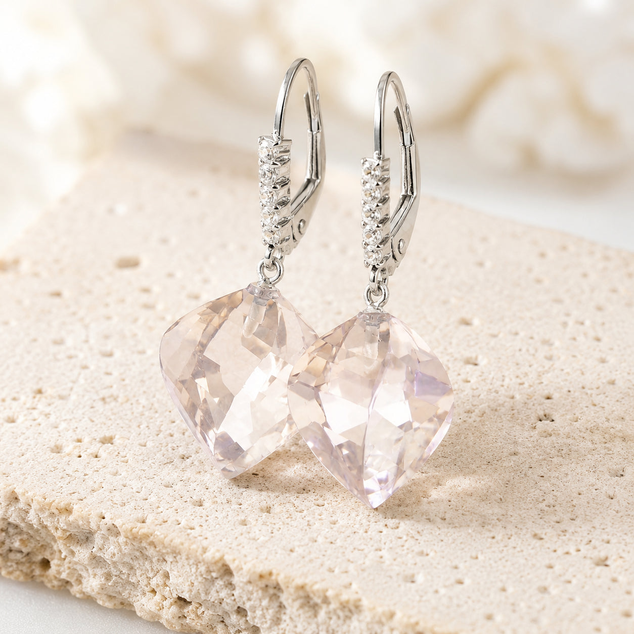 White Gold Earrings Emerald 10K — Stella