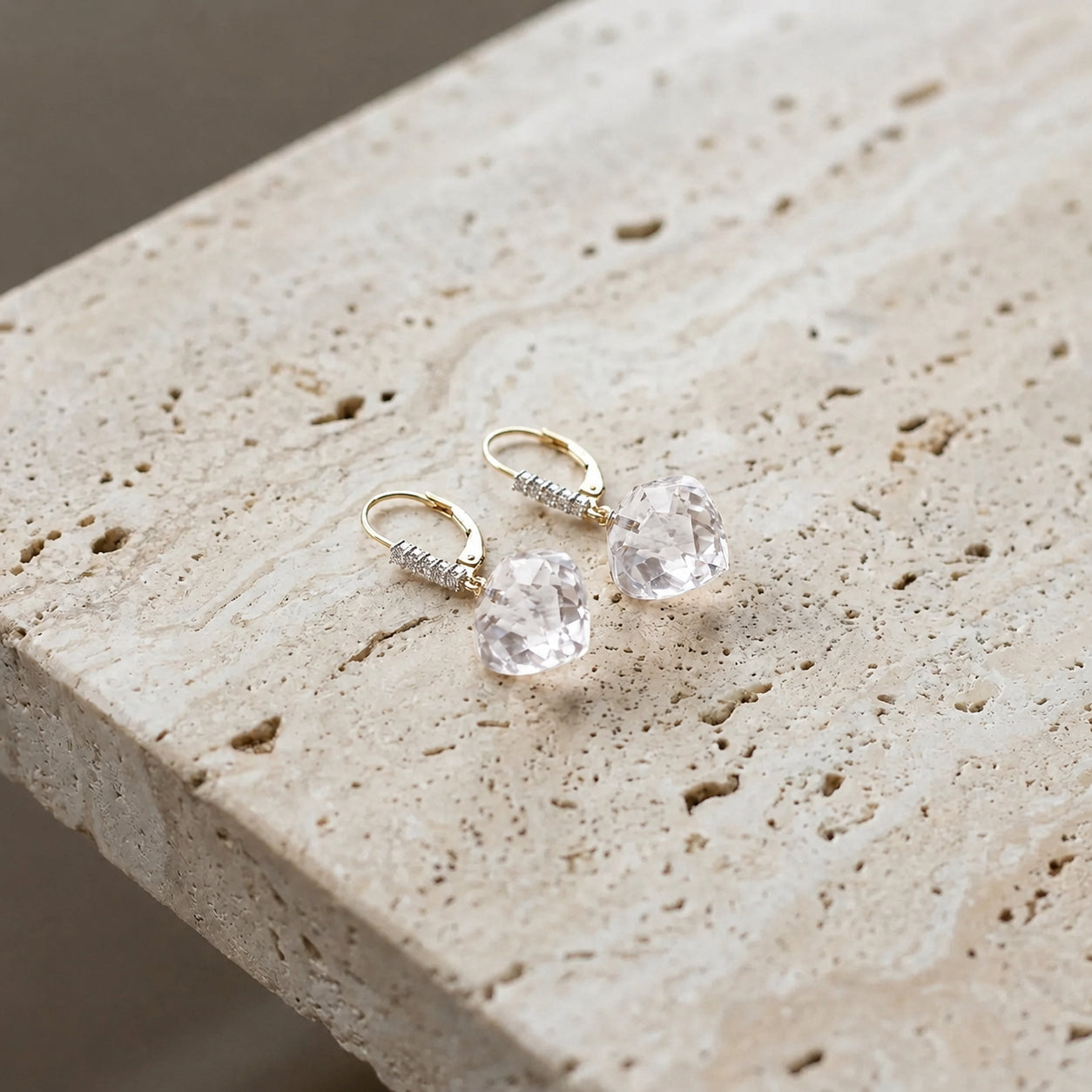 Yellow Gold Earrings Emerald 10K — Stella