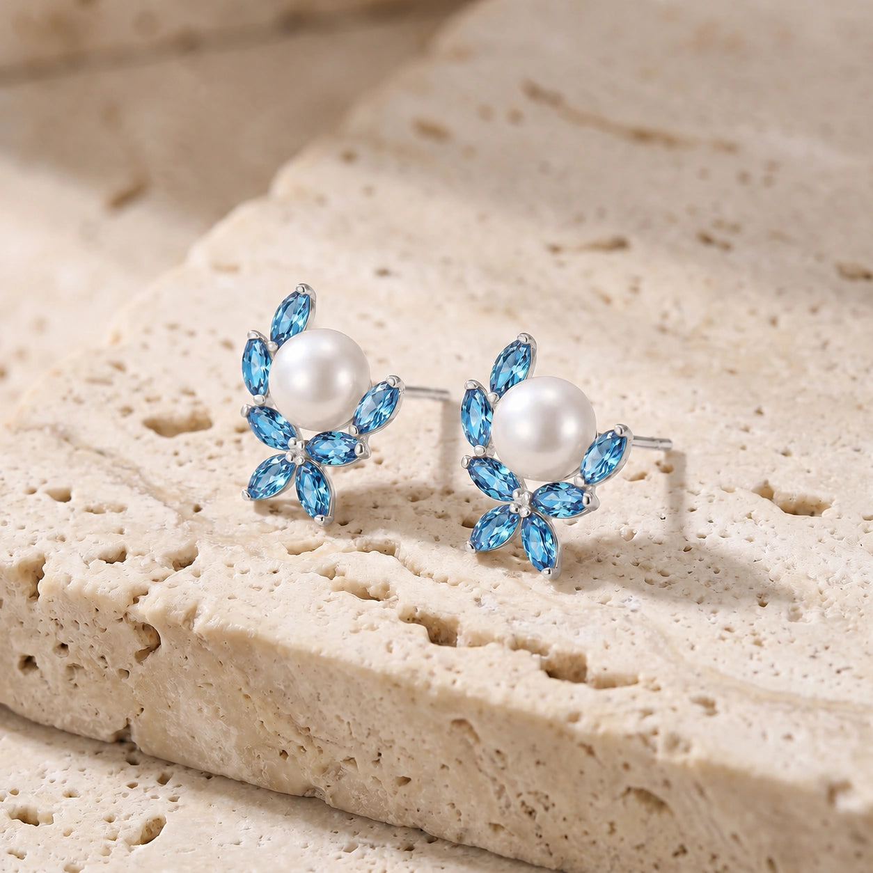 White Gold Pearl & Blue Topaz — Mariaambra