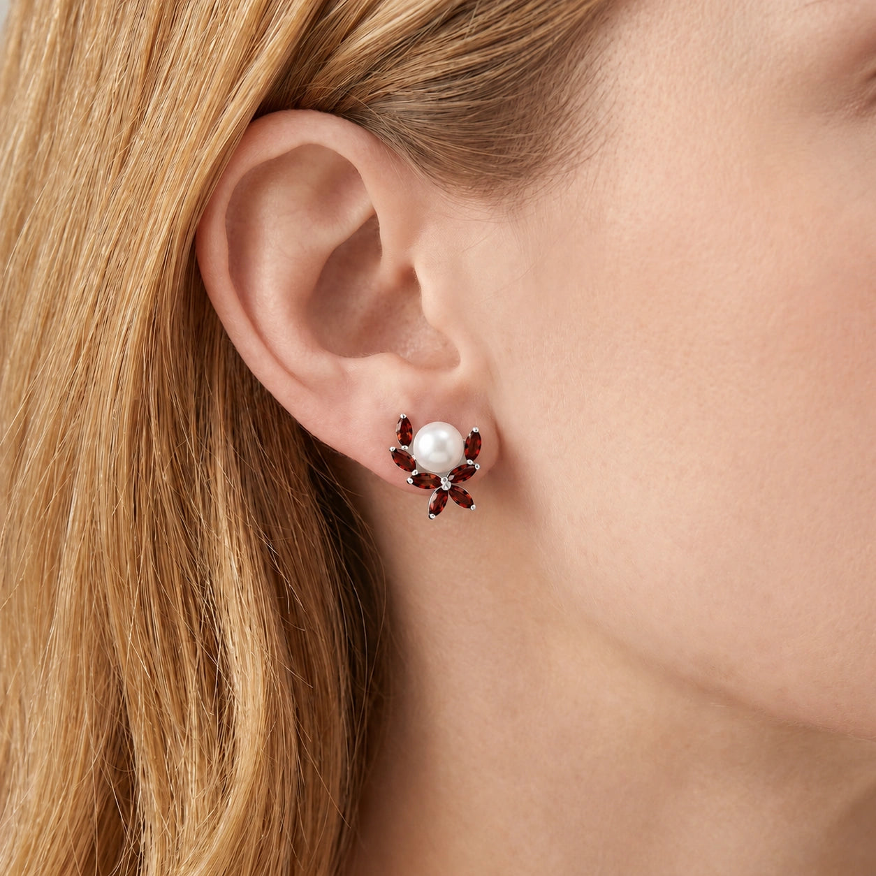 White Gold Pearl & Garnet — Mariaambra