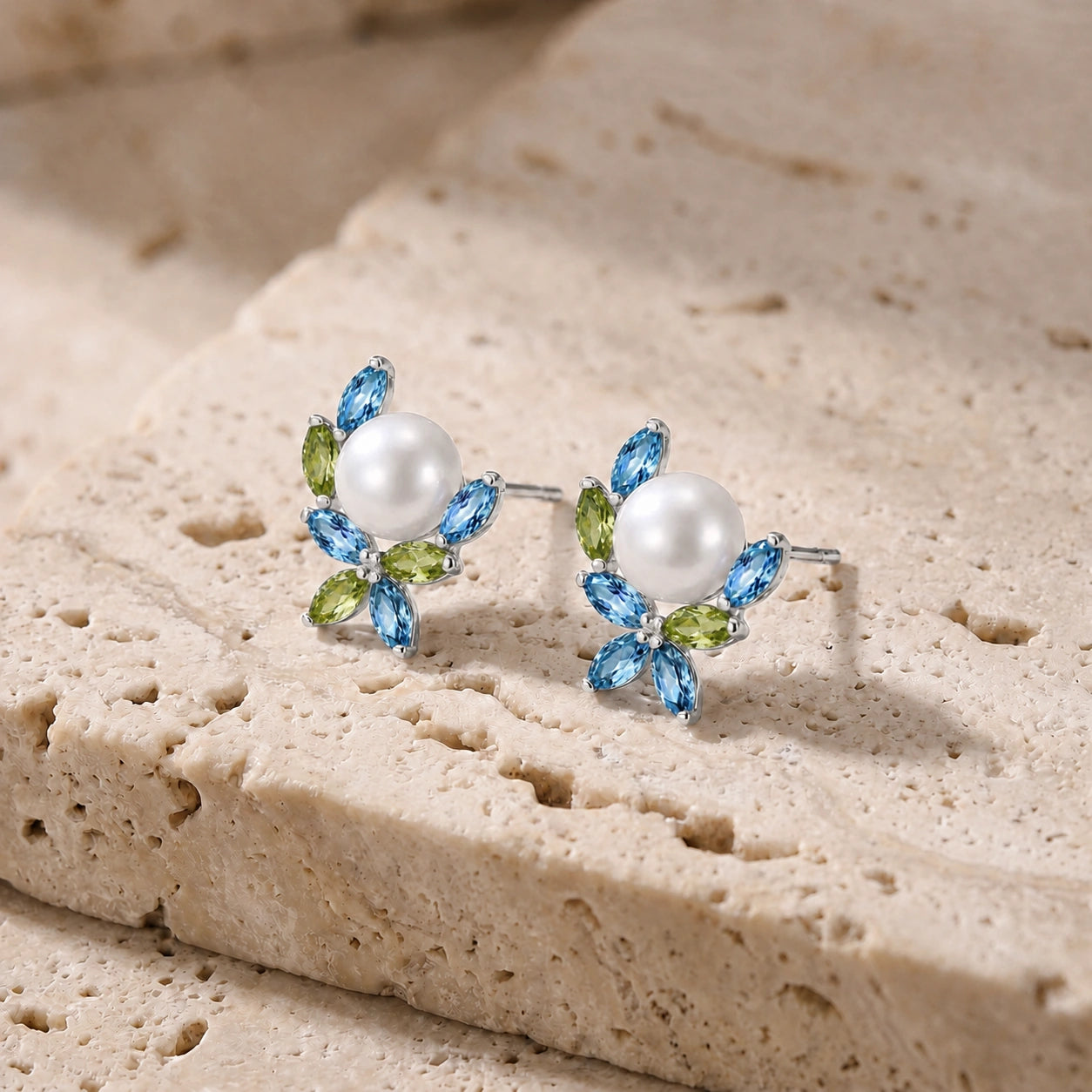 White Gold Pearl & Peridot & Blue Topaz — Mariaambra