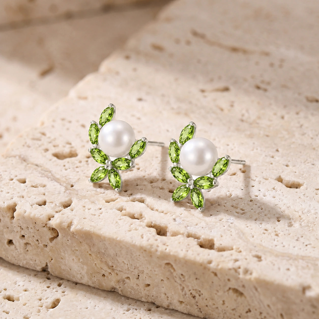White Gold Pearl & Peridot — Mariaambra