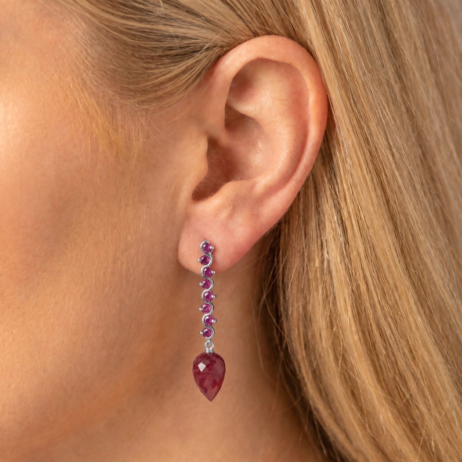 White Gold Ruby — Mariaangiolina
