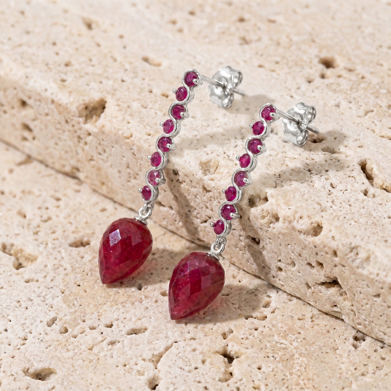 White Gold Ruby — Mariaangiolina