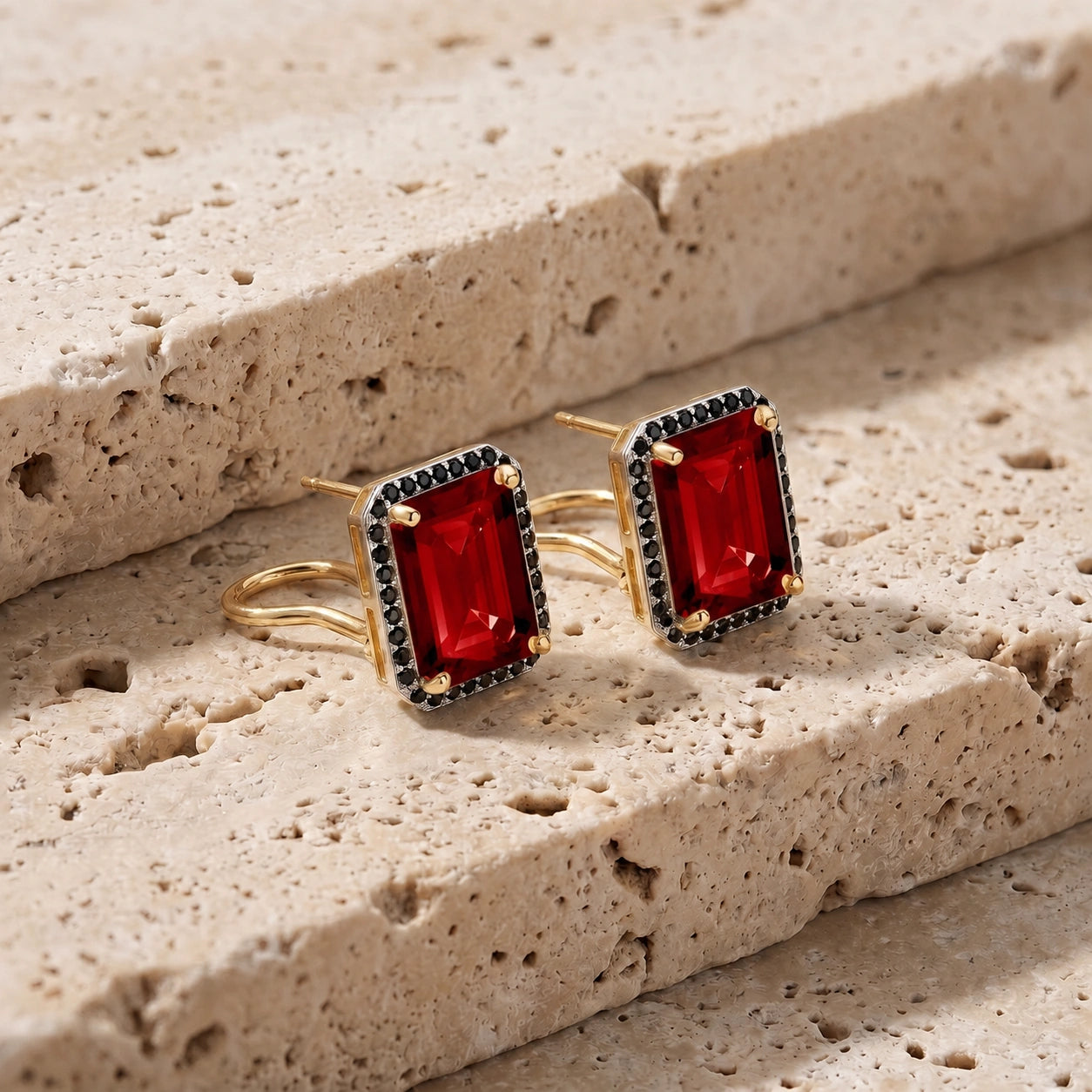 Yellow Gold Earrings Garnet 10K — Faustina