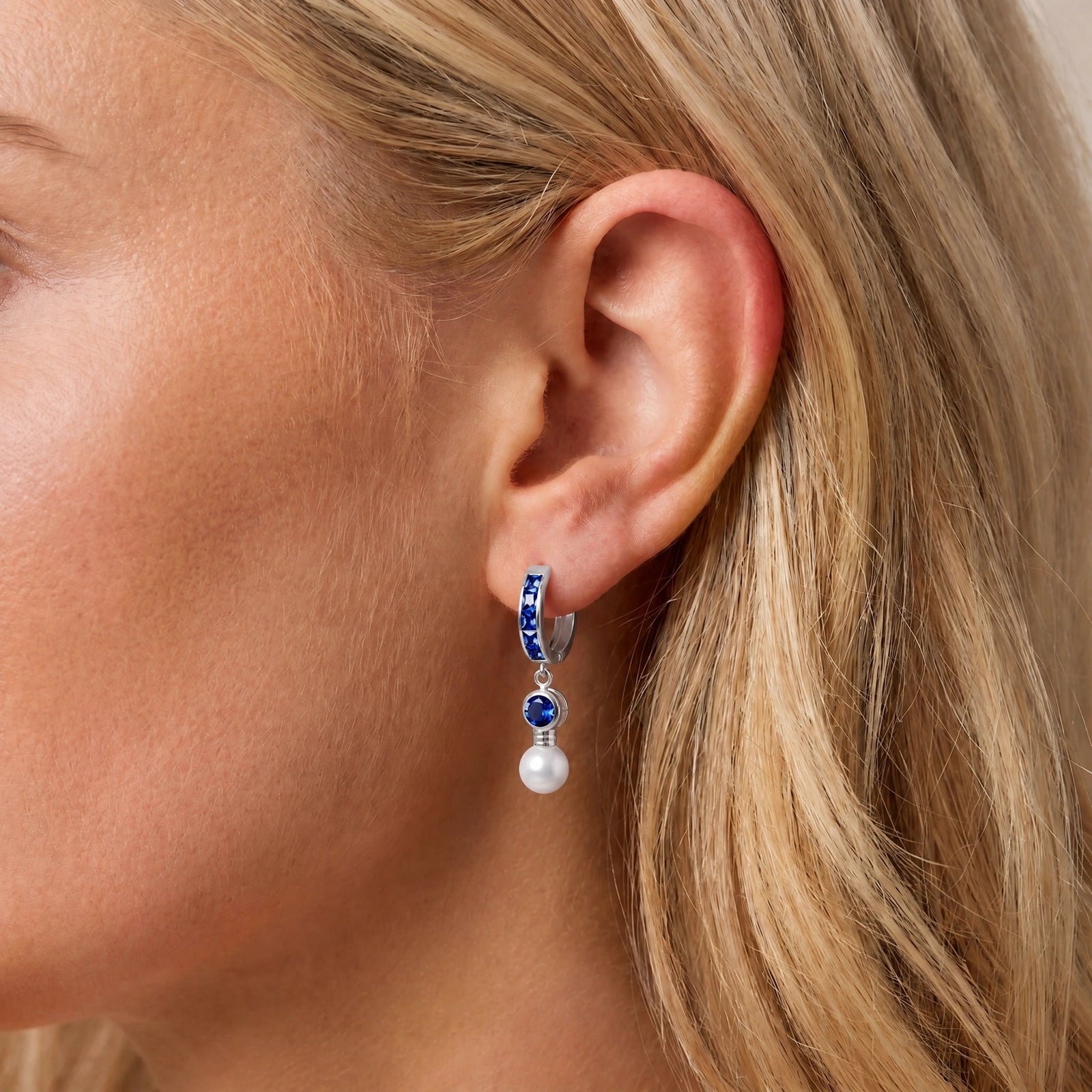 White Gold Sapphire & Pearl — Mariaantonella