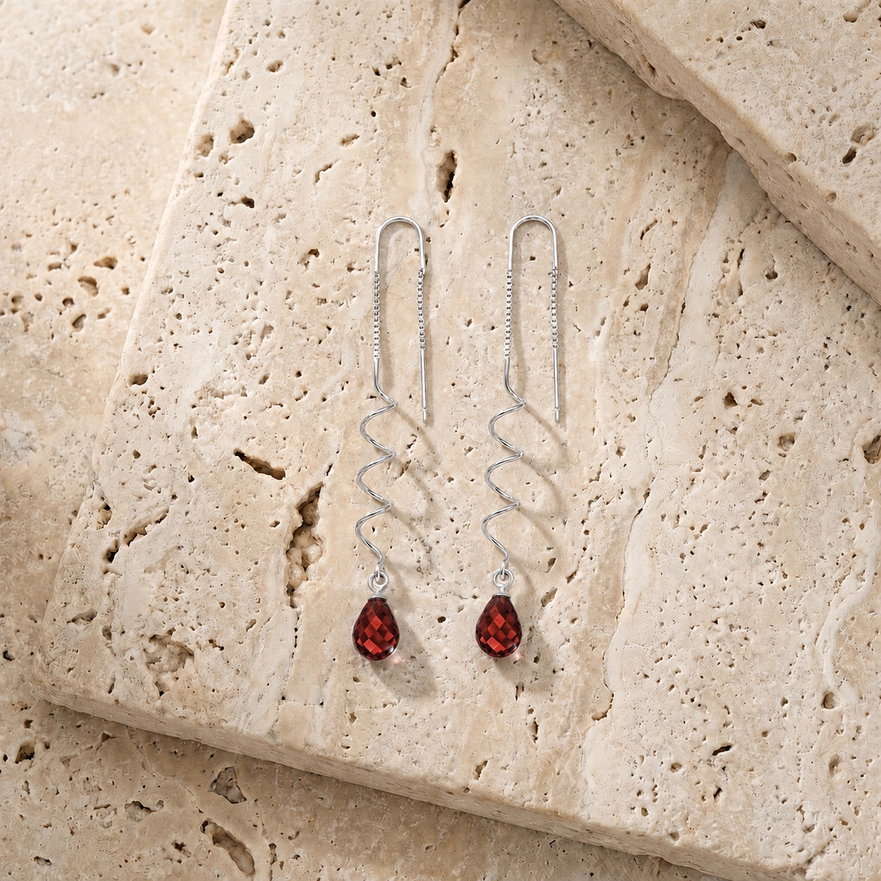 White Gold Garnet — Mariaantonia