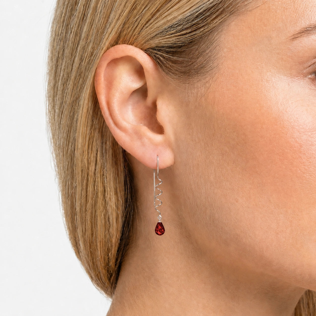 White Gold Garnet — Mariaantonia