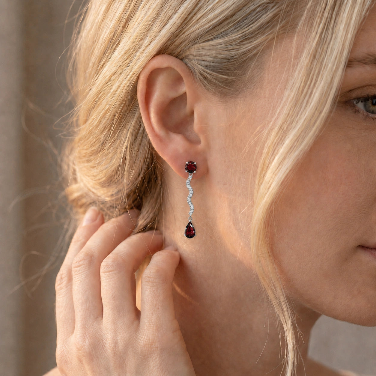 White Gold Garnet & Diamond — Mariaarianna