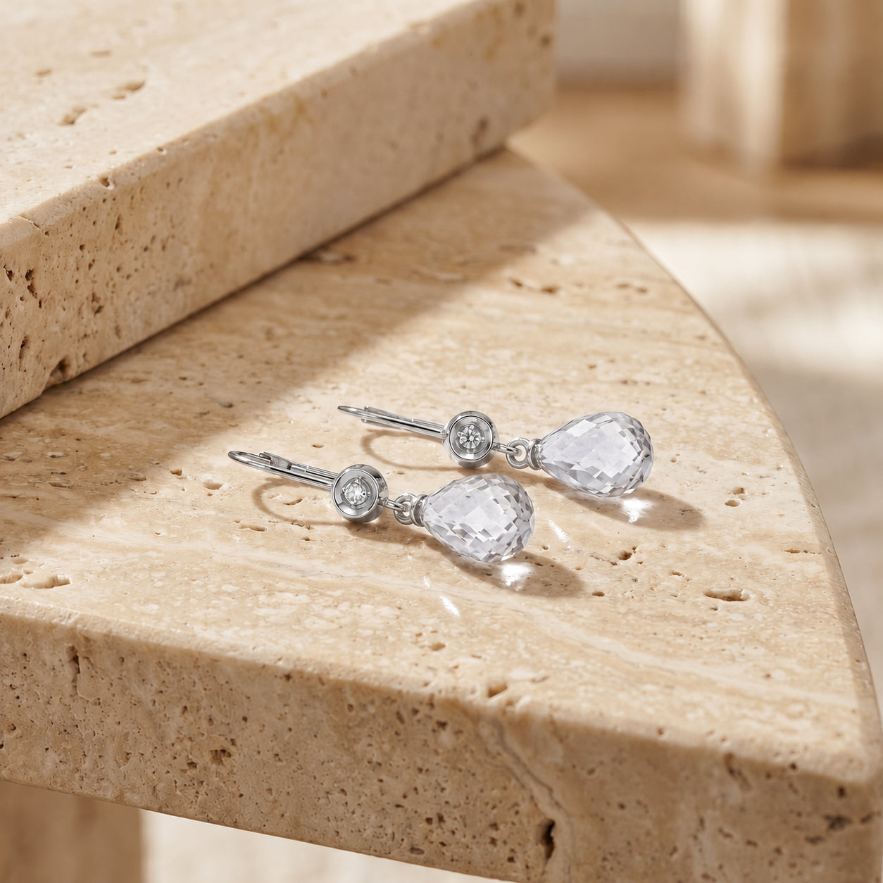 White Gold Earrings Emerald 10K — Giuseppina