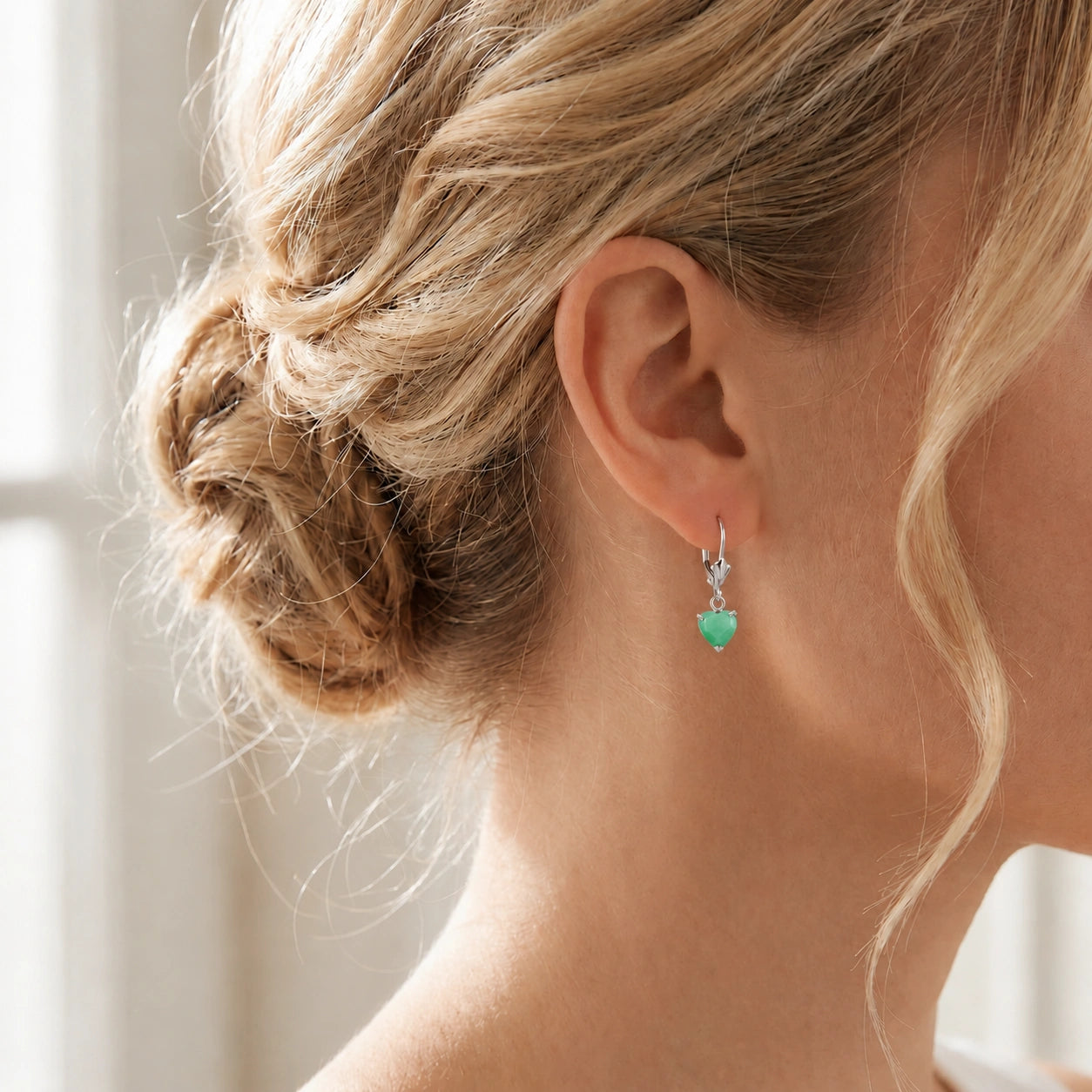 White Gold Eternal Earrings Emerald 10K — Perla
