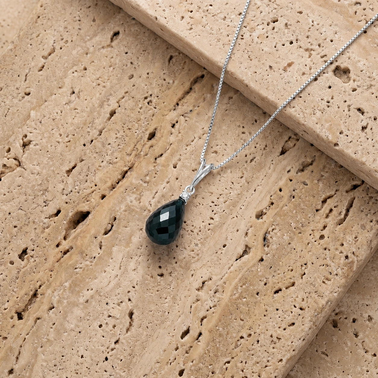 White Gold Diamond & Emerald — Mariabella