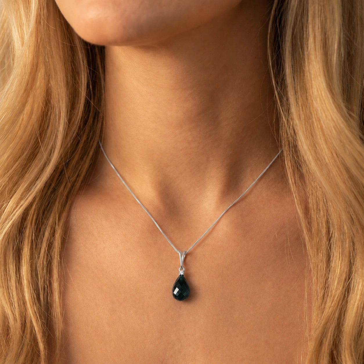 White Gold Diamond & Emerald — Mariabella