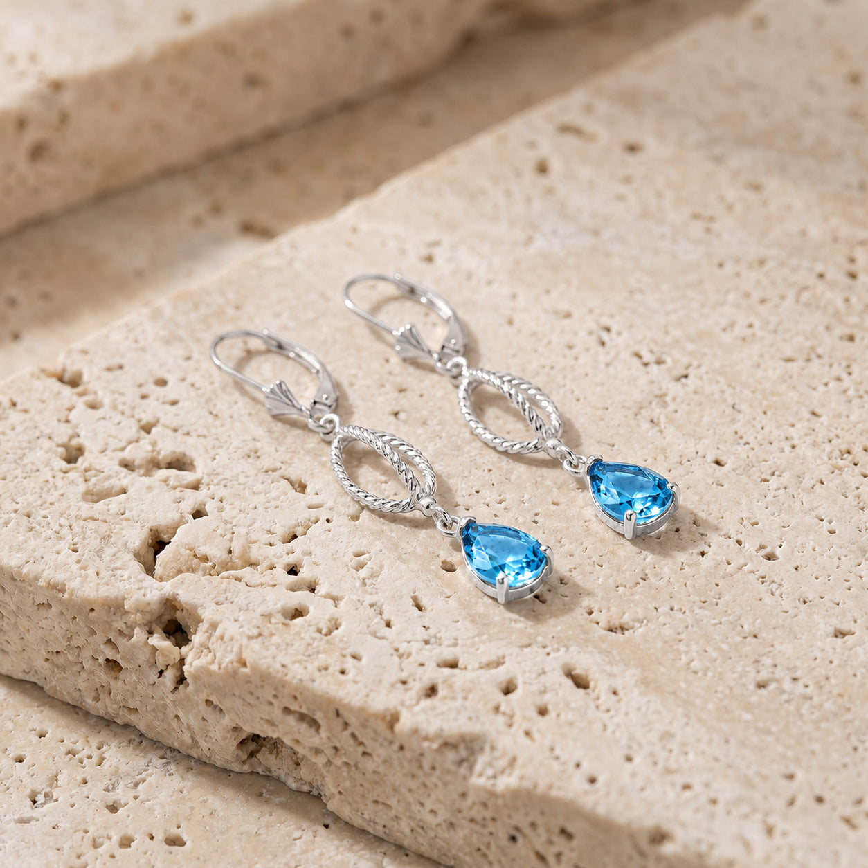 White Gold Heritage Earrings Peridot 10K — Carolina