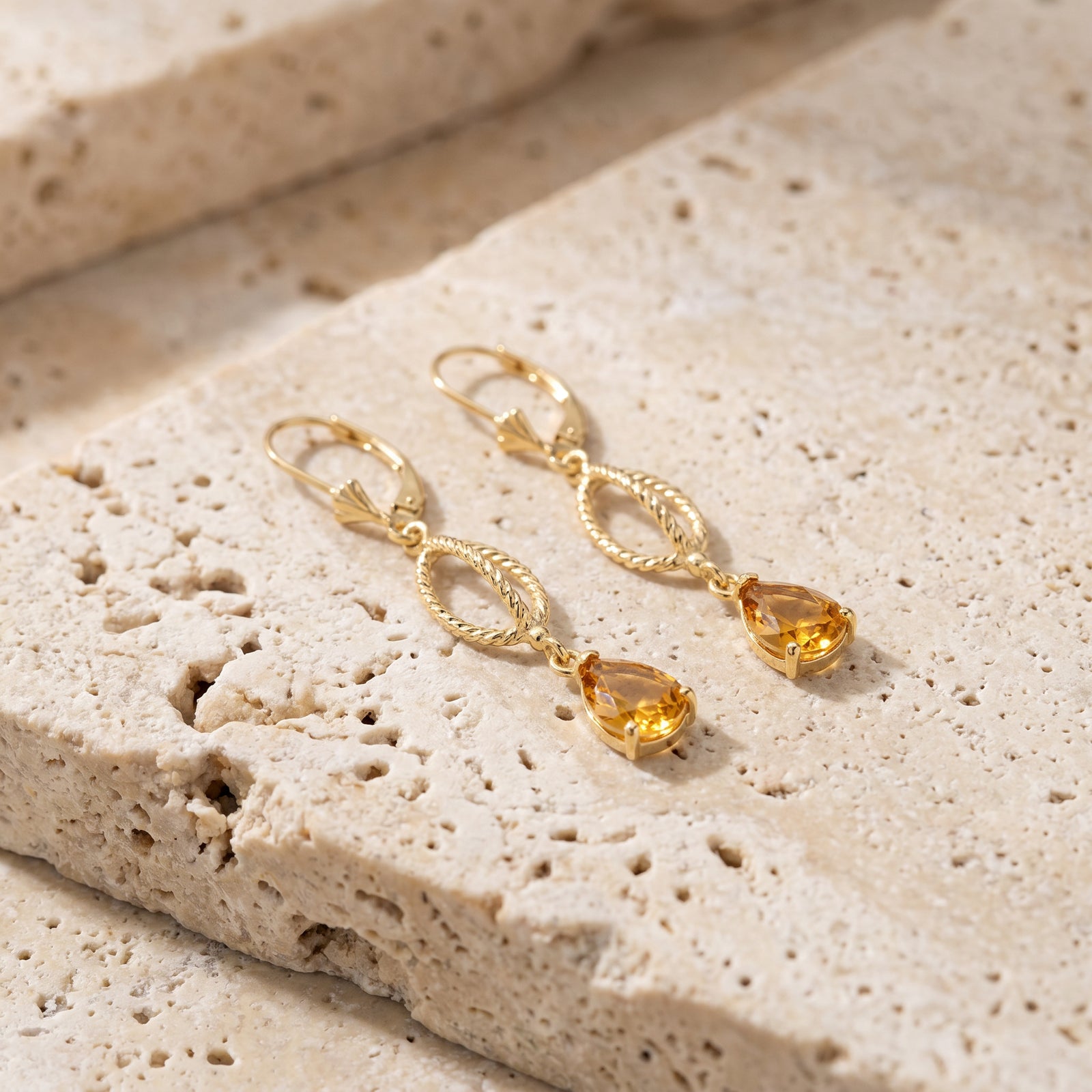 Yellow Gold Heritage Earrings Sapphire 10K — Carolina