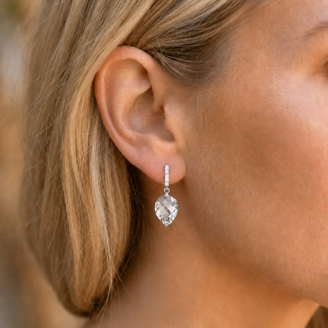 White Gold Earrings Emerald 10K — Gina