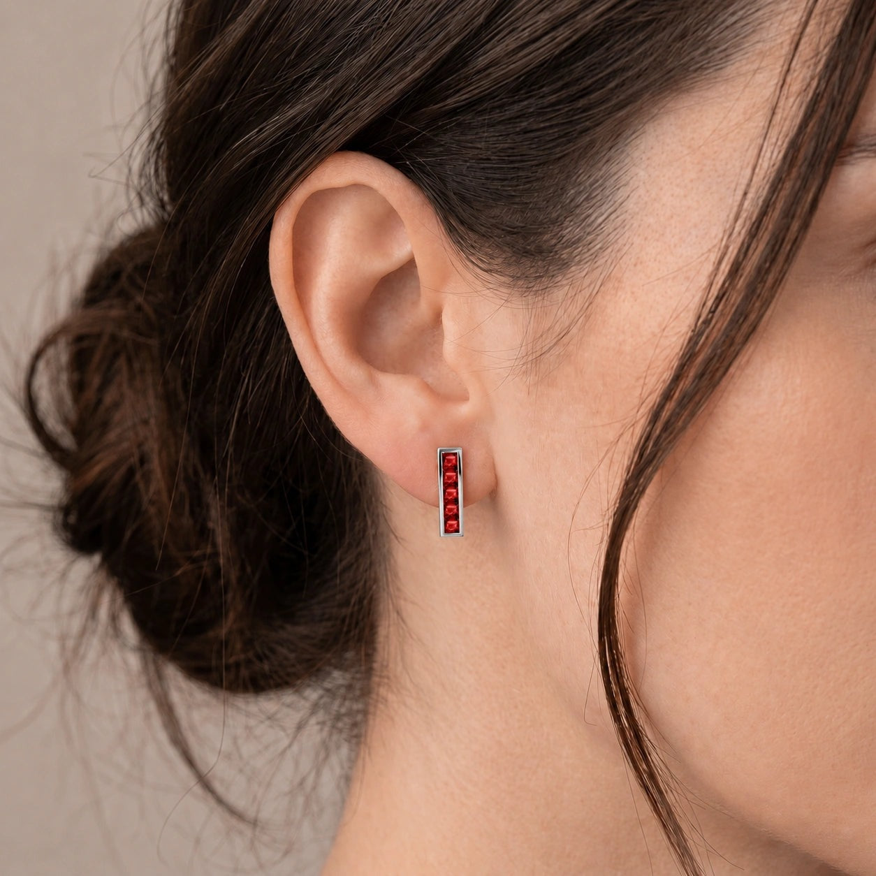 White Gold Bloom Earrings Garnet 10K — Paola