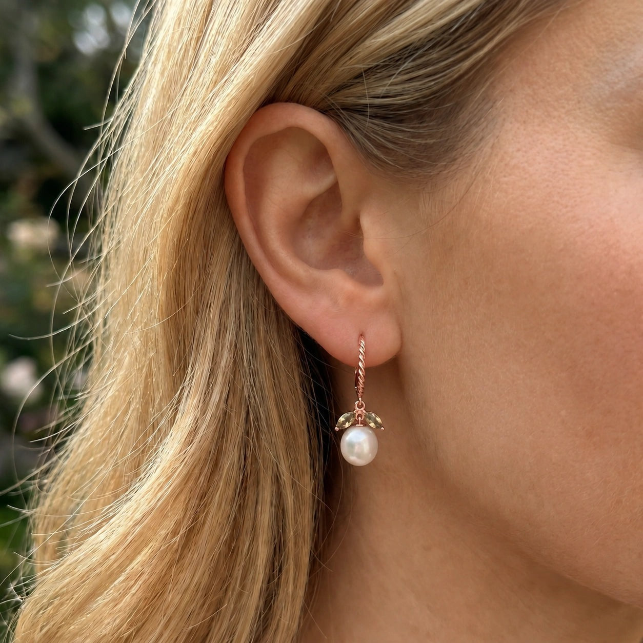 Rose Gold Leverback Earrings Peridot 10K — Argentina