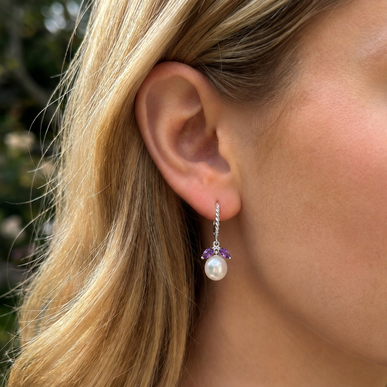 White Gold Leverback Earrings Peridot 10K — Argentina