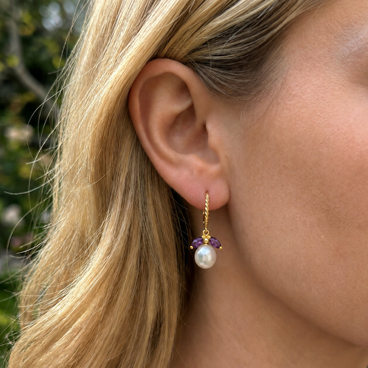 Yellow Gold Leverback Earrings Peridot 10K — Argentina